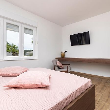 Boutique Apartment Малий Лошинь Екстер'єр фото