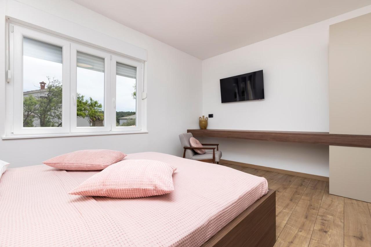 Boutique Apartment Малий Лошинь Екстер'єр фото