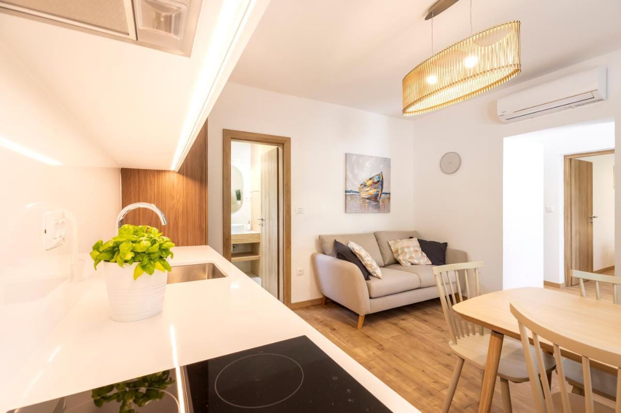 Boutique Apartment Малий Лошинь Екстер'єр фото