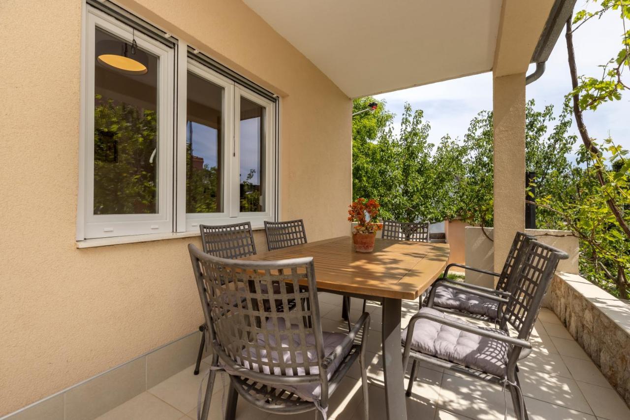 Boutique Apartment Малий Лошинь Екстер'єр фото