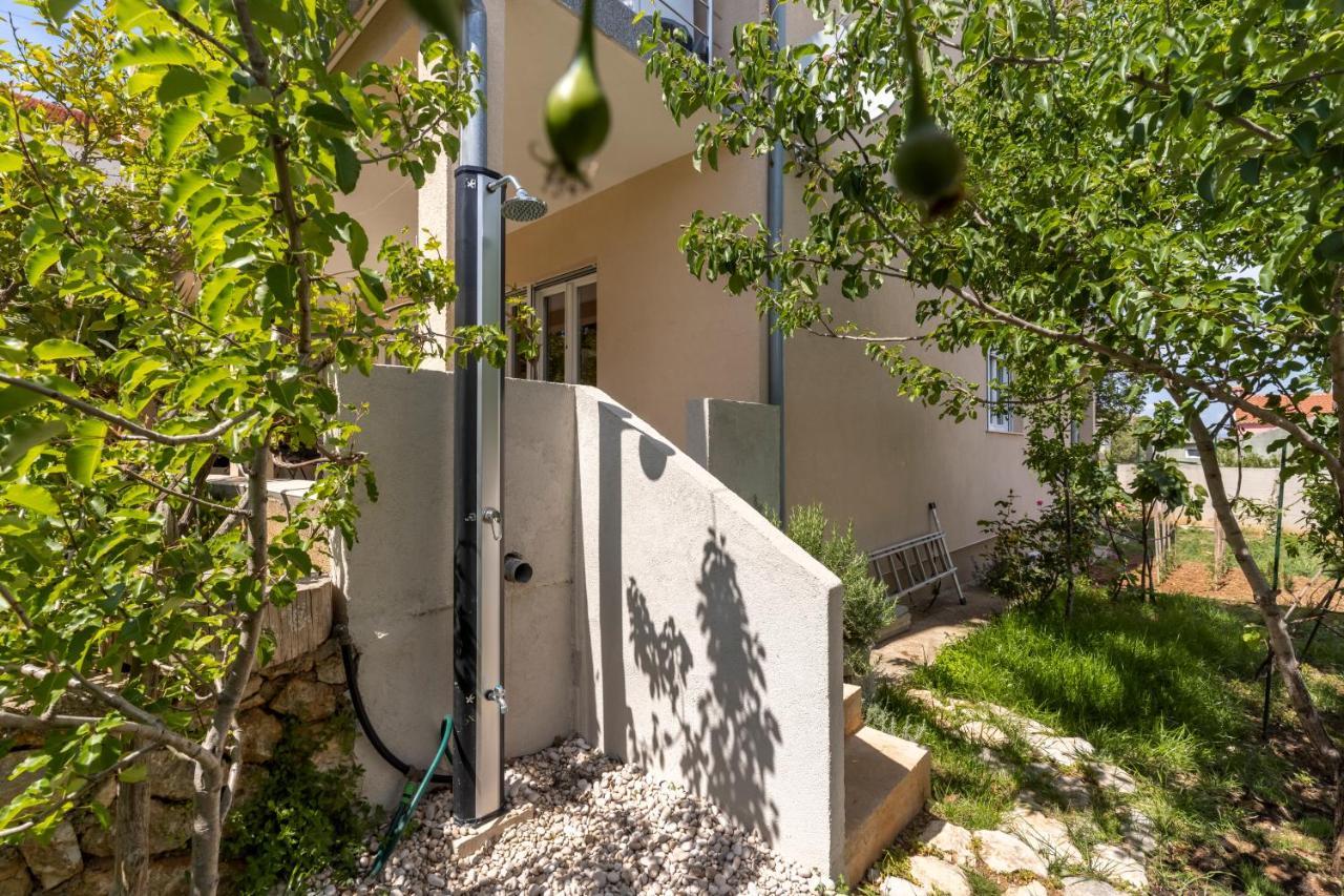 Boutique Apartment Малий Лошинь Екстер'єр фото