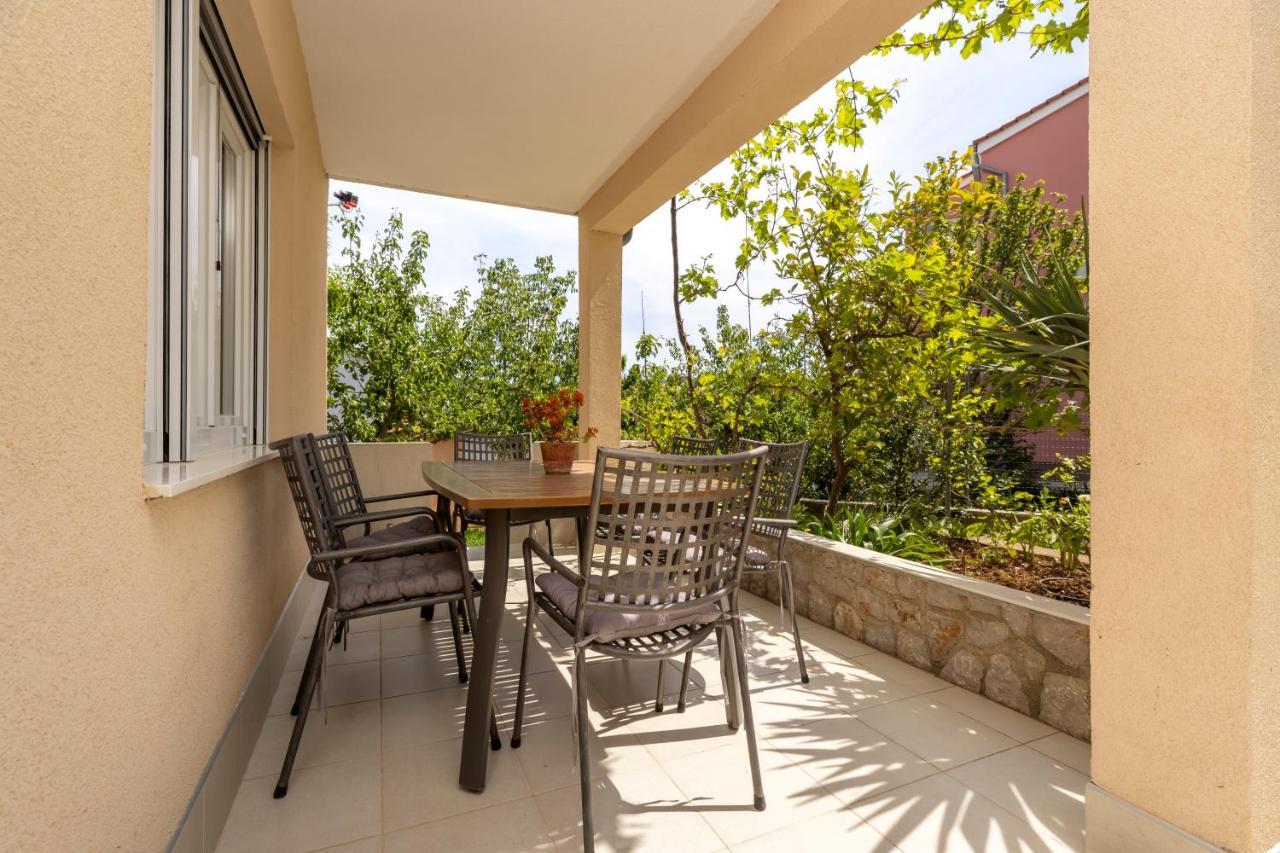 Boutique Apartment Малий Лошинь Екстер'єр фото
