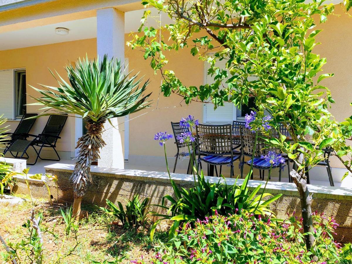 Boutique Apartment Малий Лошинь Екстер'єр фото